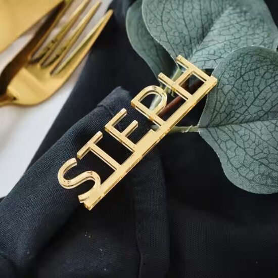 Personalized acrylic letter-shaped wedding place cards for guest names