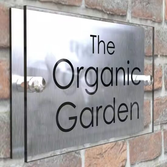Wall-mounted acrylic door sign for business and office use