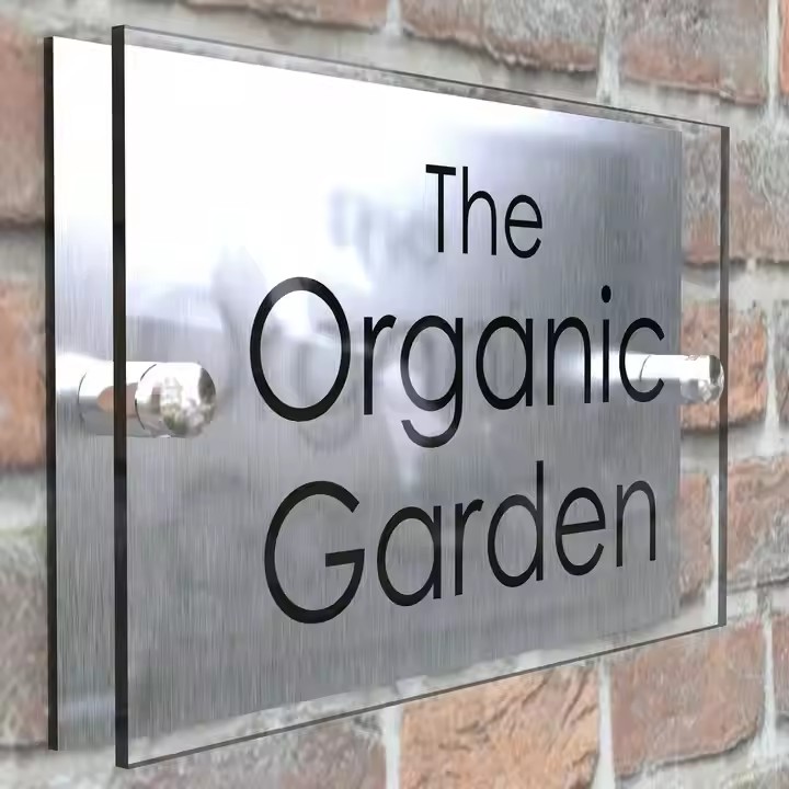 Wall-mounted acrylic door sign for business and office use
