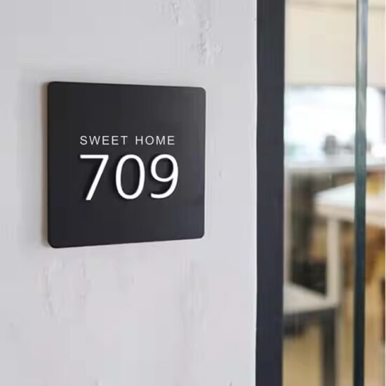 Custom wholesale acrylic letter and number door sign